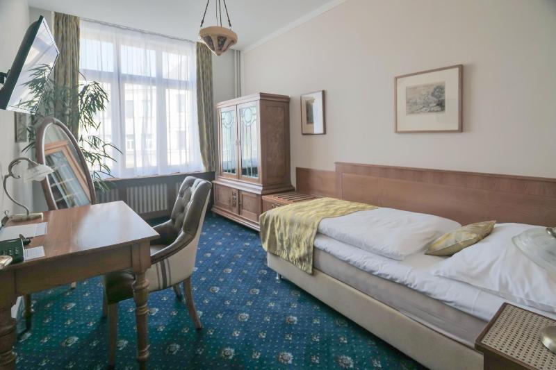 Single Room image 3