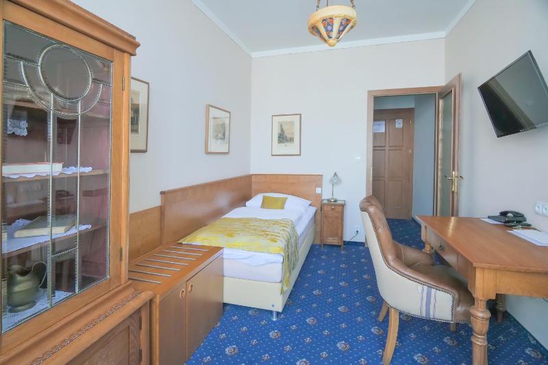 Single Room image 4