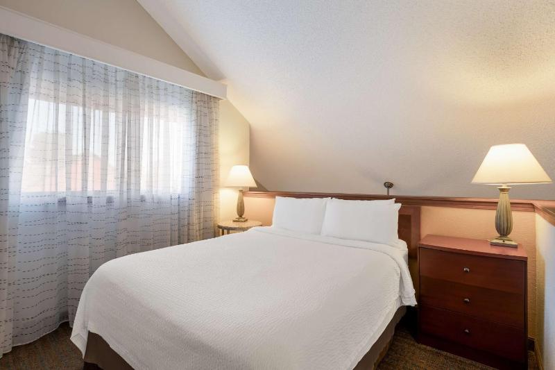 Suite with Two Queen Beds and Sofa Bed  image 3