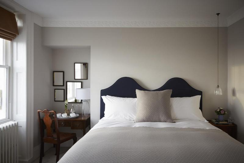 Deluxe Double Room with Sea View image 4