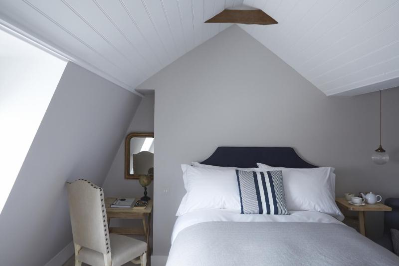 Queen Room image 1