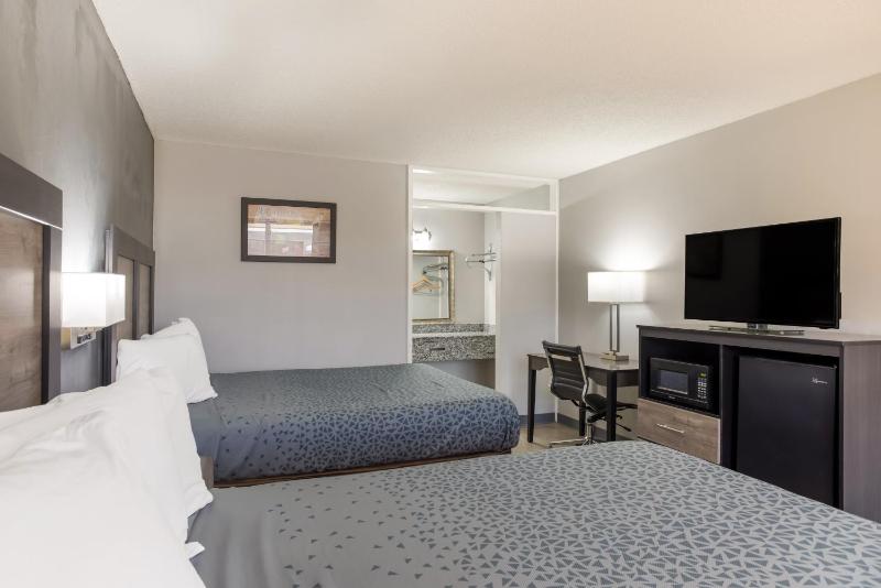 Double Room with Two Double Beds - Non-Smoking image 4