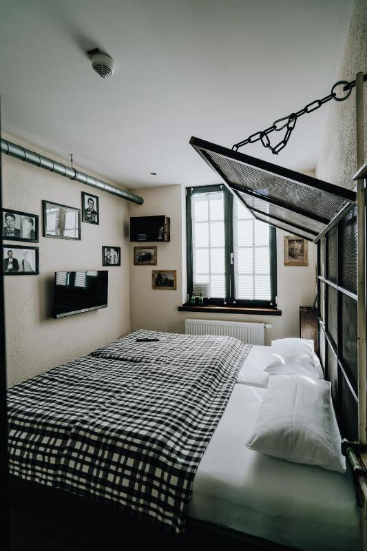 Budget Double Room image 3
