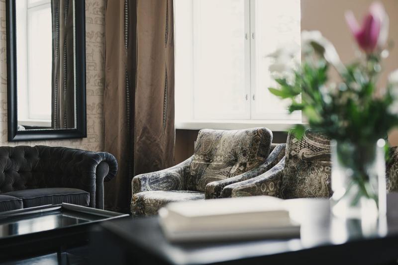Superior King Suite image 3