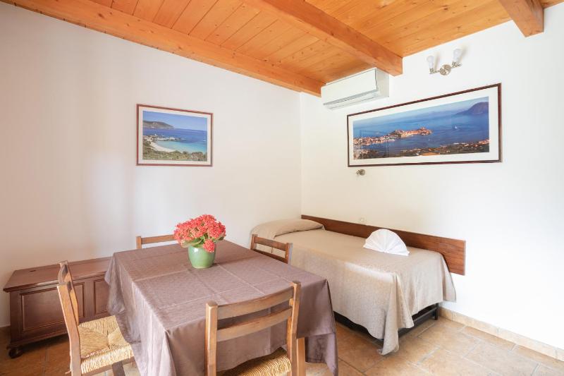 One-Bedroom Apartment with Garden View image 4