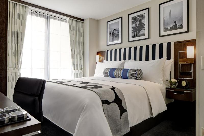 Classic King Guest Room image 1