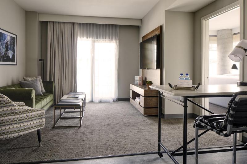 Suite with Balcony image 1