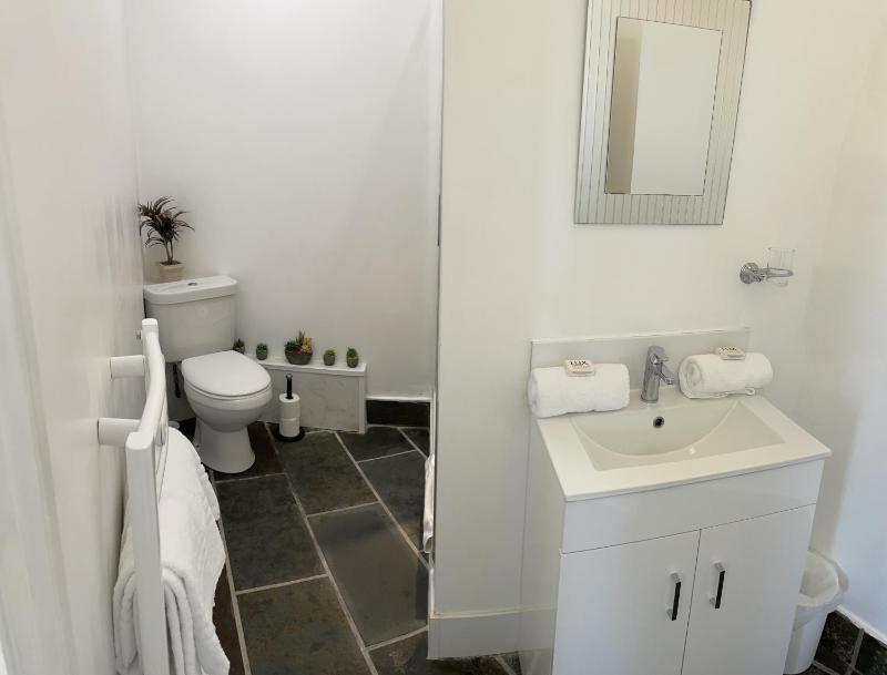 Deluxe Double Room with Sea View image 3