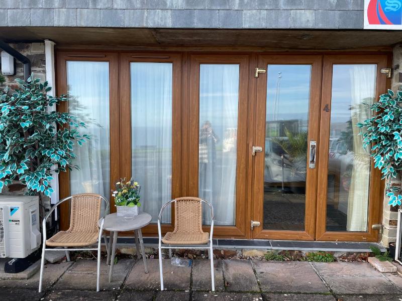 Deluxe Double Room with Sea View image 2