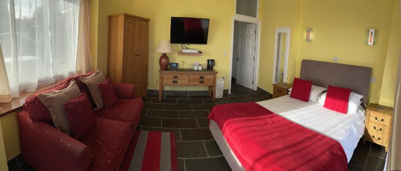 Deluxe Double Room with Sea View image 4