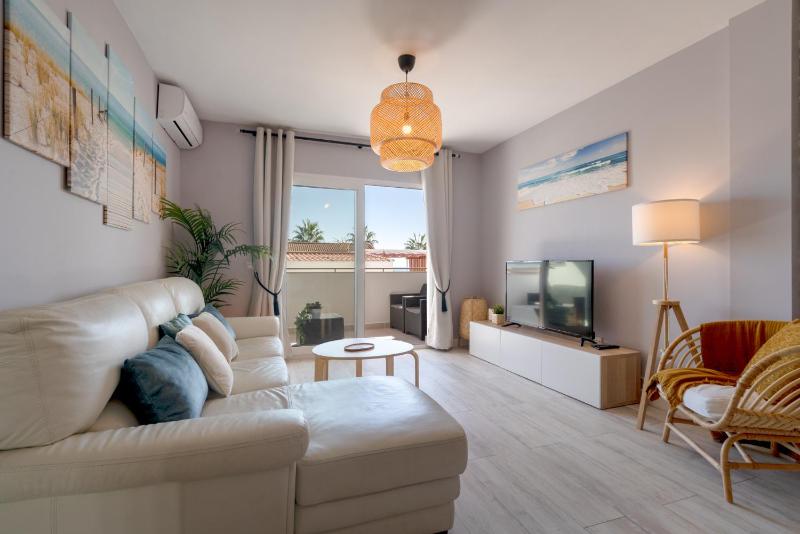 Lets in the Sun Sea View Apartment Calabella - image 36