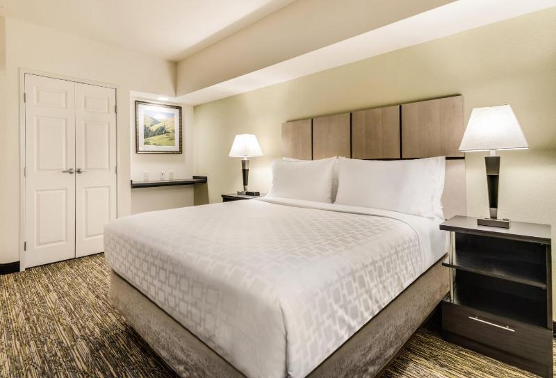 Candlewood Suites Portland Airport By IHG - image 10