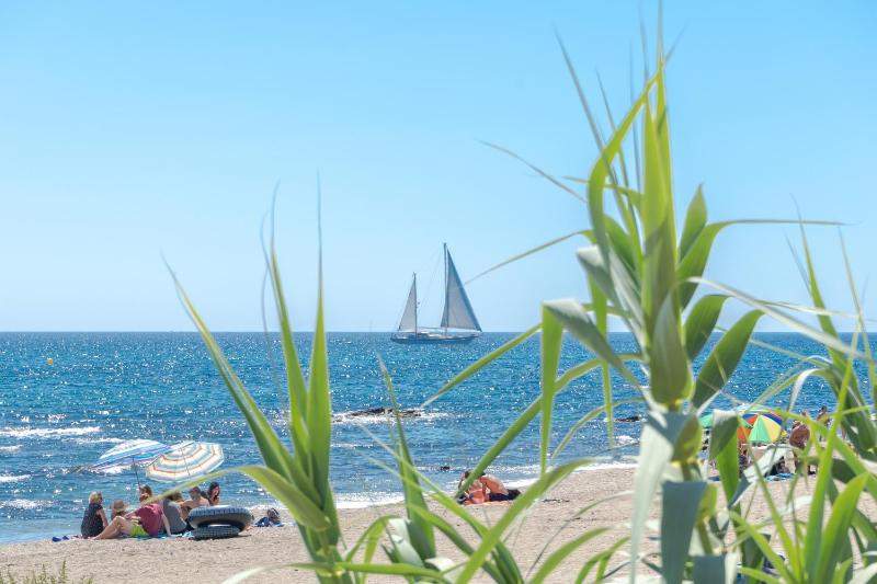 Lets in the Sun Sea View Apartment Calabella - image 39
