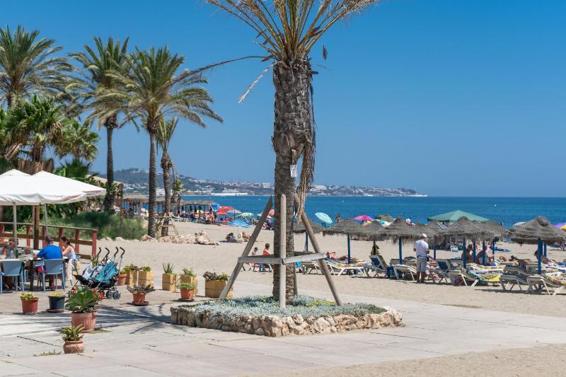 Lets in the Sun Sea View Apartment Calabella - image 24