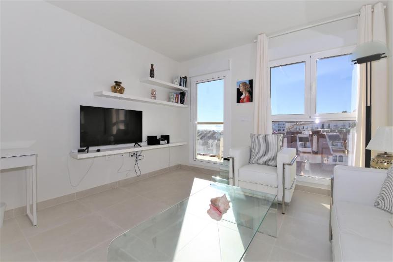 Estepona Port Apartment IRIS - image 4
