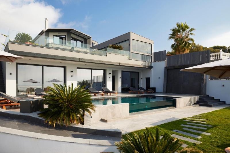 Villa OMNIA - Luxury Bound on Earth Images