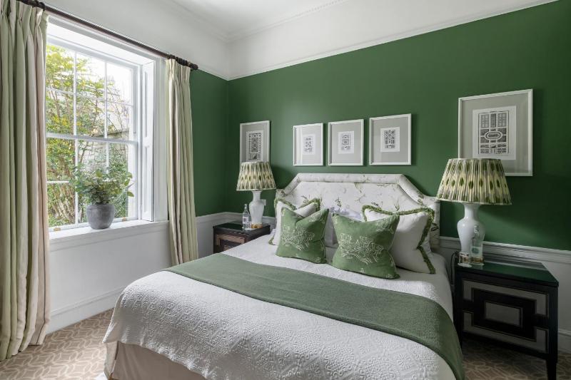 Deluxe Suite image 2