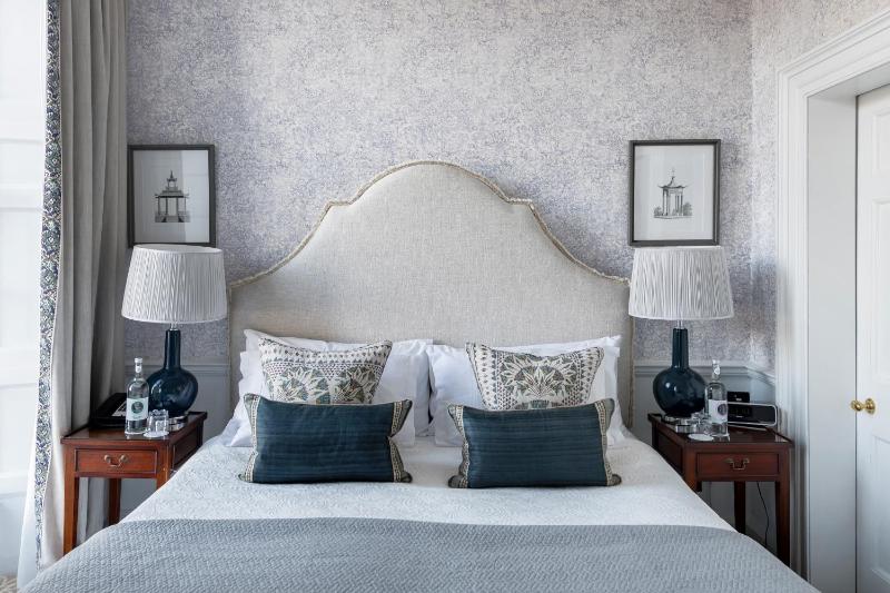 Luxury Suite image 3