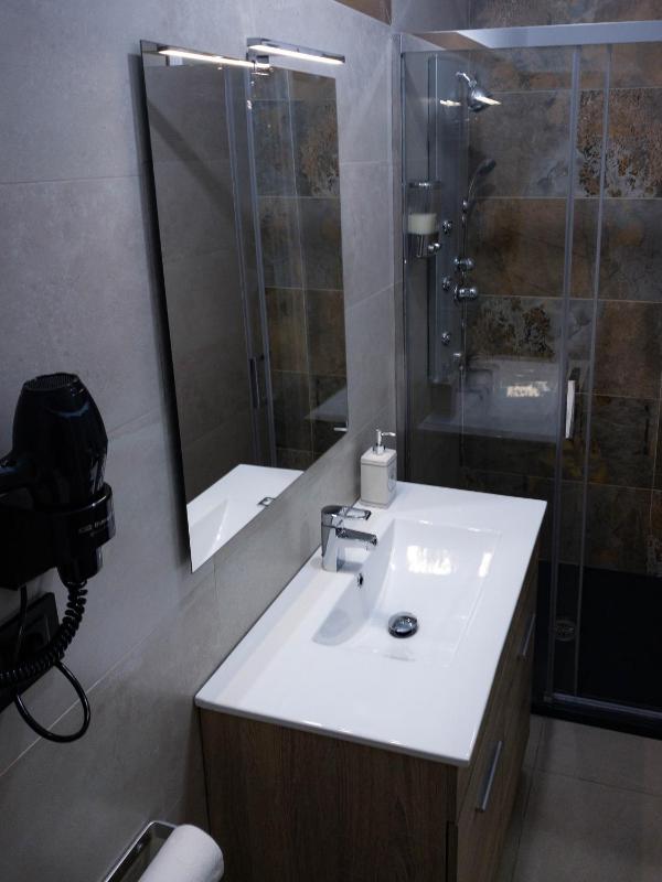 Hostal Andrea - image 9