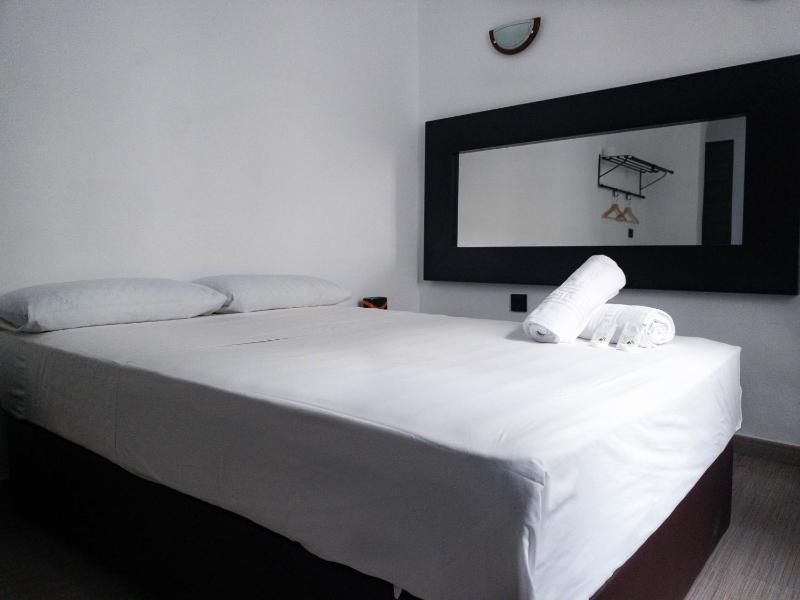 Standard Double Room image 4