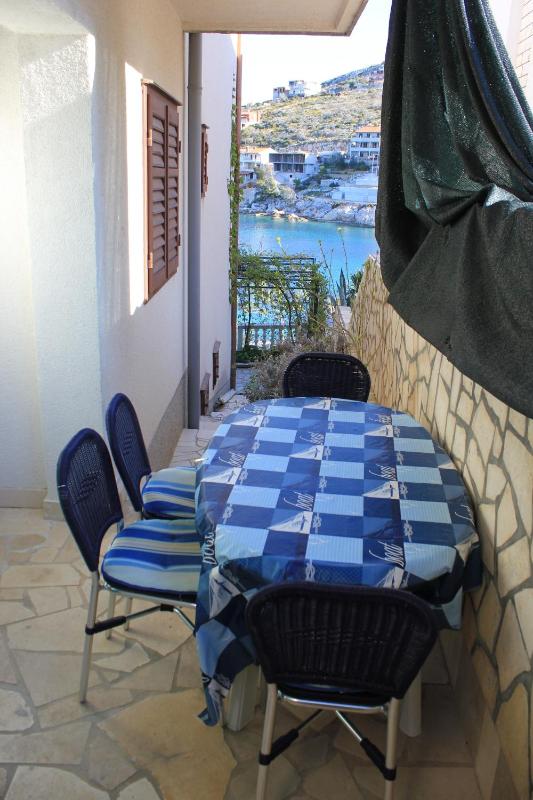 Apartments by the sea Bilo Primosten - 4168 - image 11