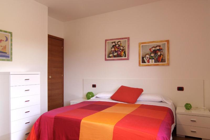 One-Bedroom Apartment with Balcony - Via Italo Simon image 2