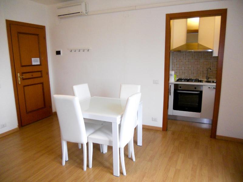 One-Bedroom Apartment with Balcony - Via Italo Simon image 3
