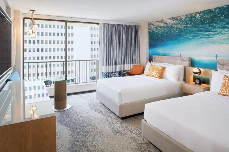 Waikiki View 2 Double Beds image 4