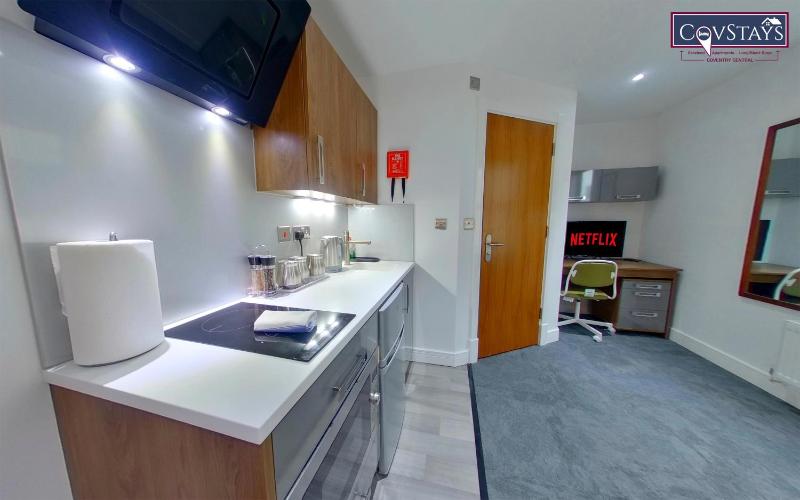 Victoria House Deluxe Studios-Coventry City Centre - image 17