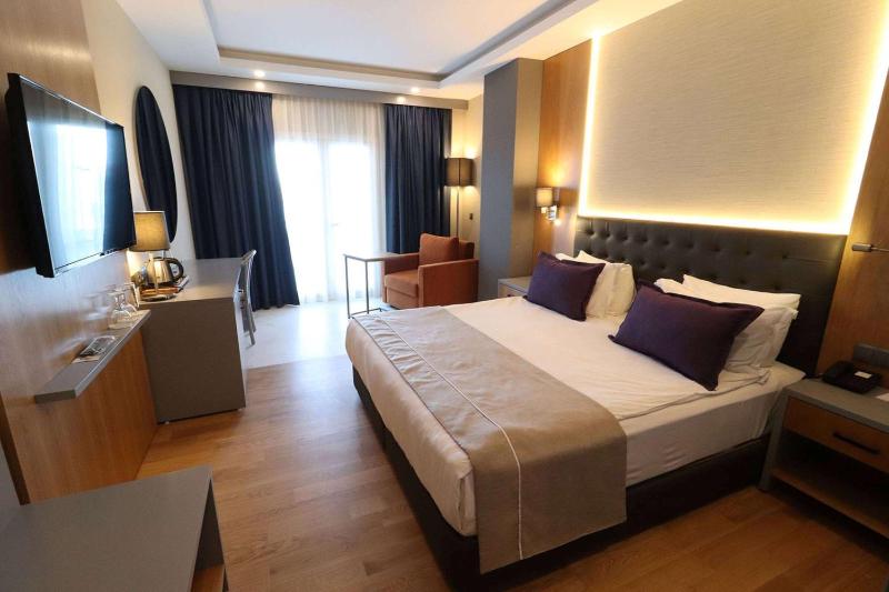 Deluxe Room with Garden View image 1