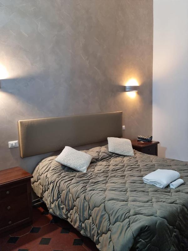 Double Room with Private Bathroom image 2