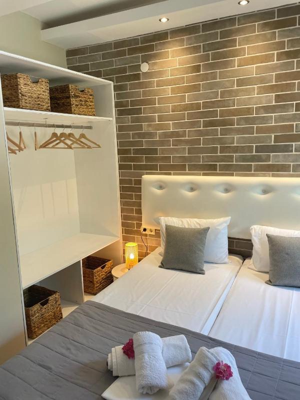 Two-Bedroom Deluxe Apartment image 4