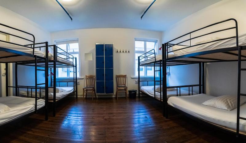 Bed in 8-Bed Mixed Dormitory Room image 1