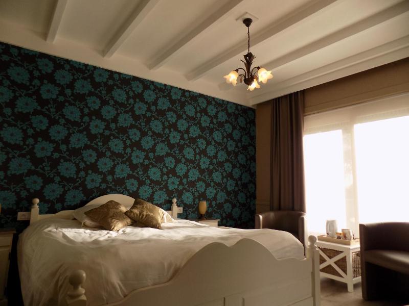 Double Room image 2