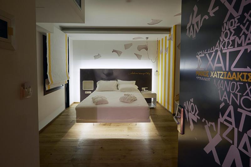Deluxe Double Room image 4