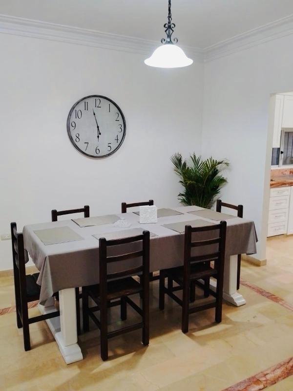 Large 2-Bedroom Apartment close to the American Consulate - image 6