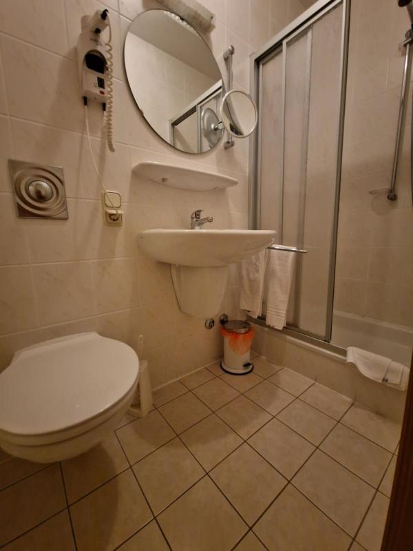 Double Room image 1