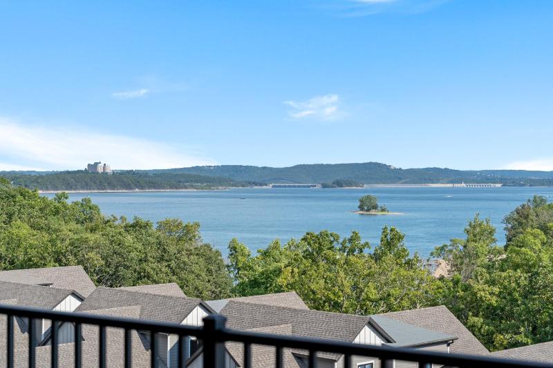 Suite with Balcony image 4