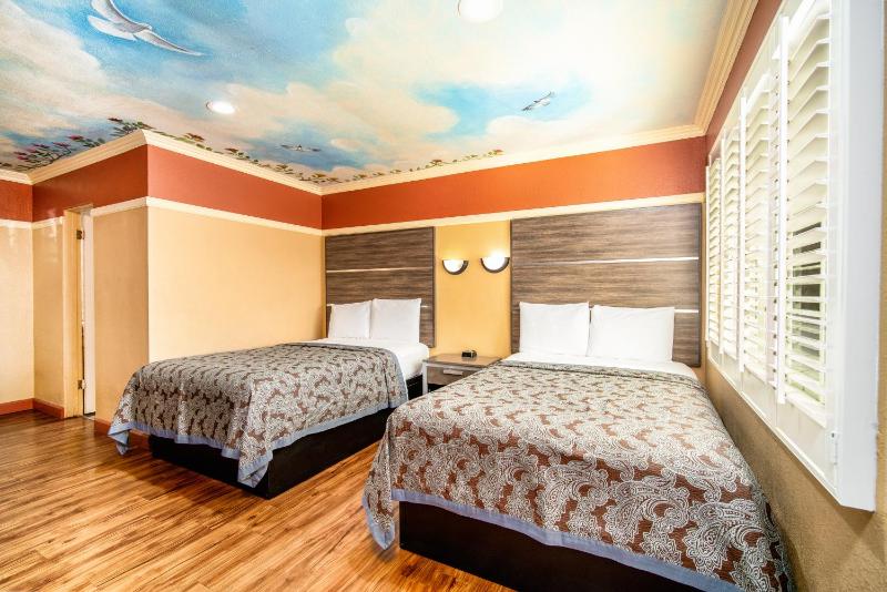 Double Room with Two Double Beds image 1