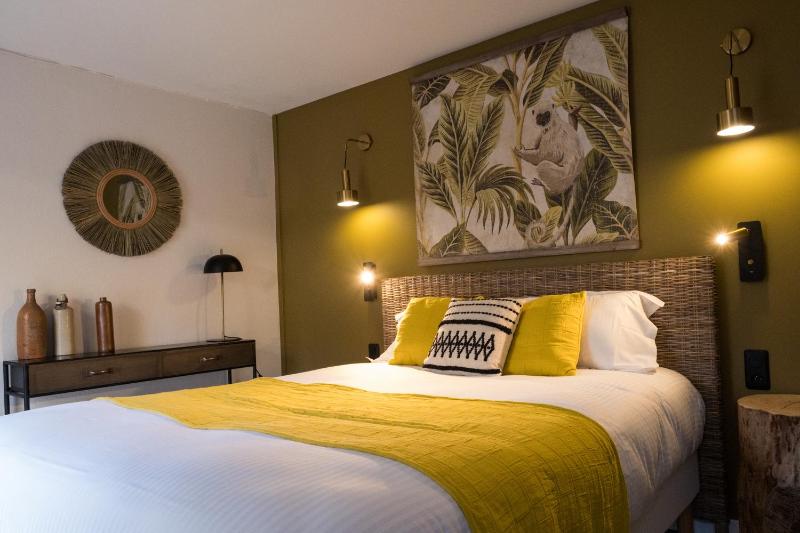 Superior room garden level image 3