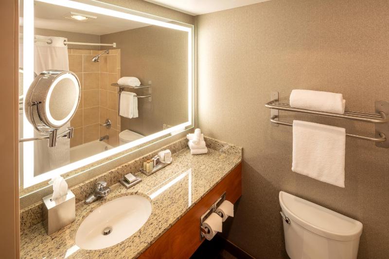 King Room with Spa Bath and View image 2