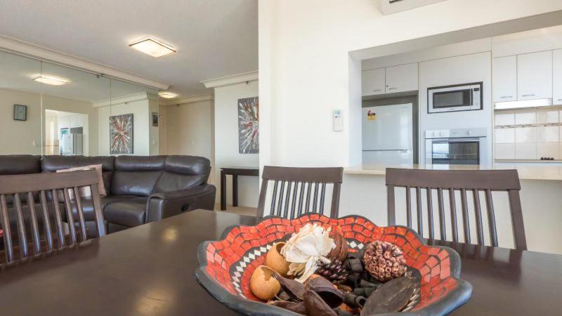 2nd Avenue Apartments - Hosted by Burleigh Letting - image 16