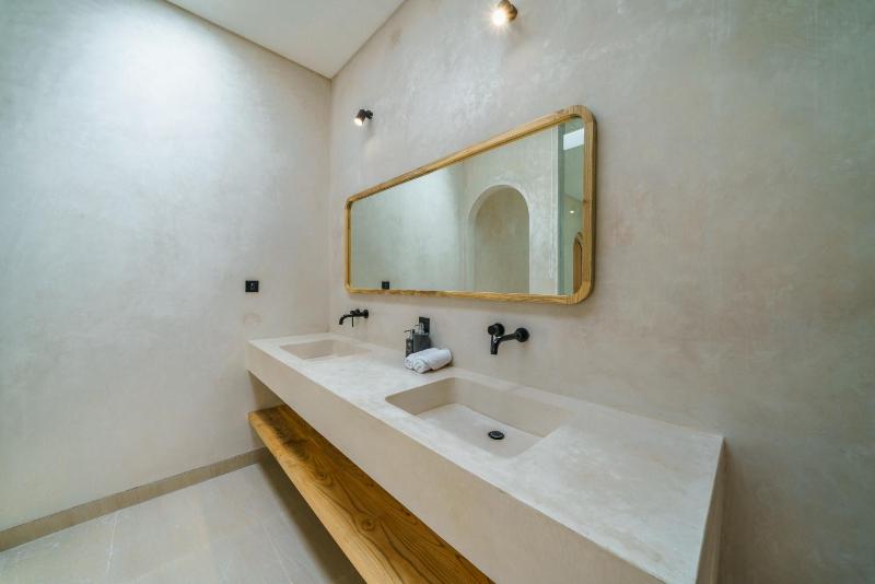 Villa Tilos - Stylish & Chic 2BR Mediterranean Villa in Canggu! - image 37