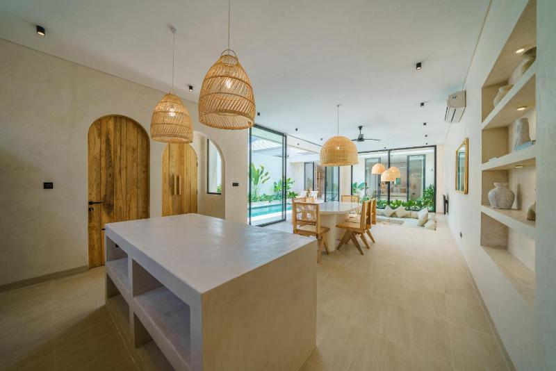 Villa Tilos - Stylish & Chic 2BR Mediterranean Villa in Canggu! - image 46