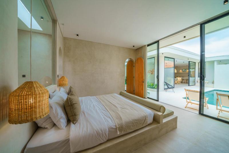 Villa Tilos - Stylish & Chic 2BR Mediterranean Villa in Canggu! - image 26