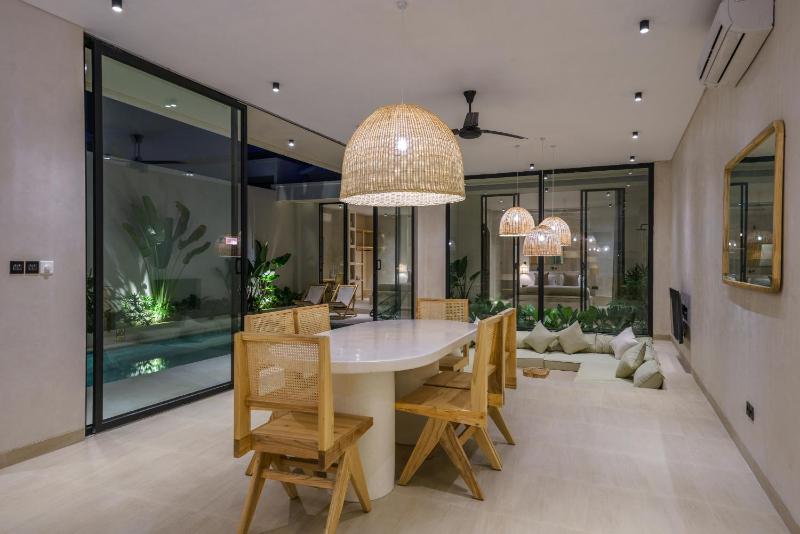 Villa Tilos - Stylish & Chic 2BR Mediterranean Villa in Canggu! - image 32