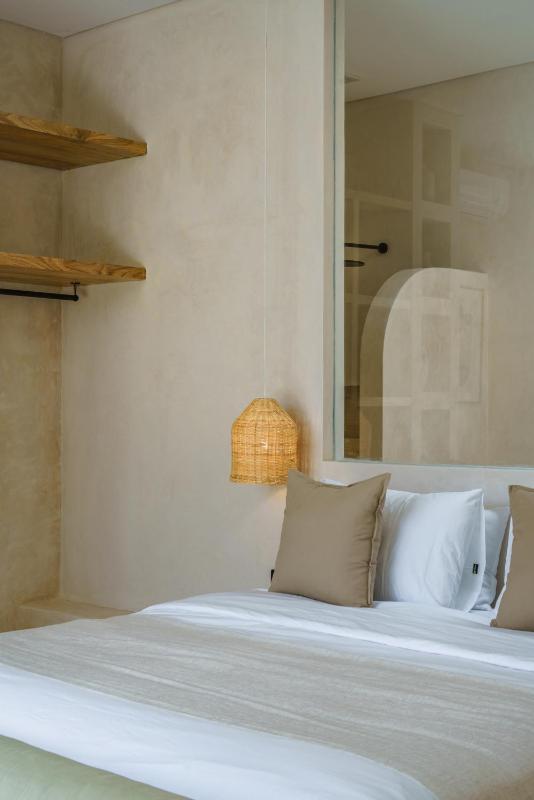 Villa Tilos - Stylish & Chic 2BR Mediterranean Villa in Canggu! - image 15