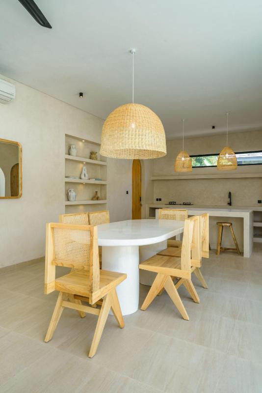 Villa Tilos - Stylish & Chic 2BR Mediterranean Villa in Canggu! - image 9