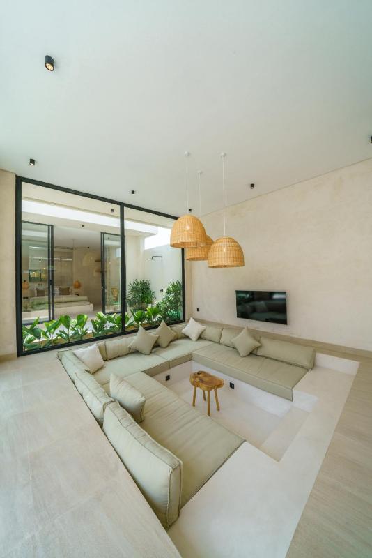 Villa Tilos - Stylish & Chic 2BR Mediterranean Villa in Canggu! - image 30