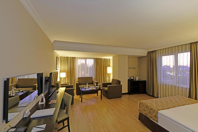Junior Suite image 3